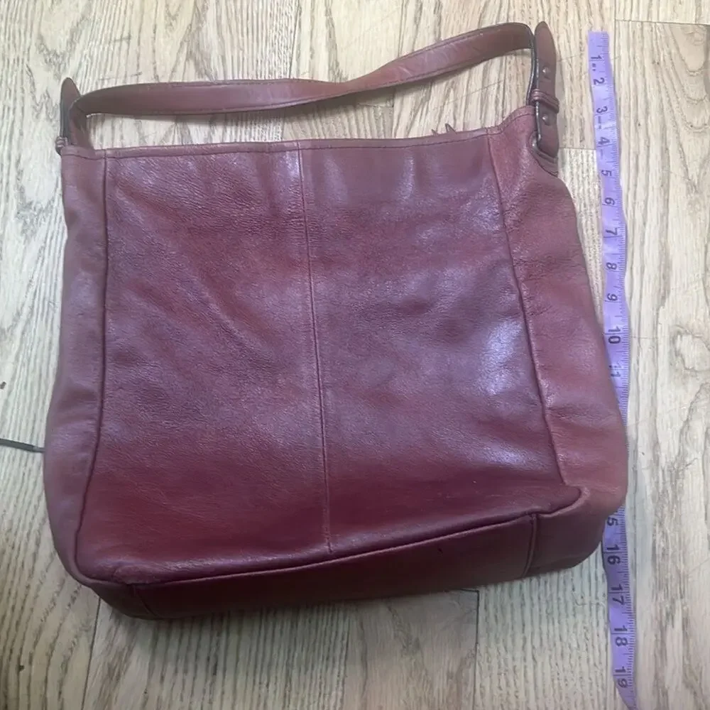 WILSONS RICHARD HOBO LEATHER ZIP FRONT BAG‎